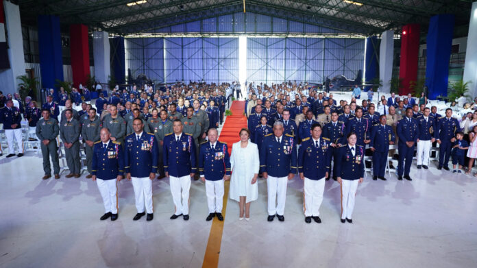 Fuerza Aérea de República Dominicana gradúa a 362 miembros