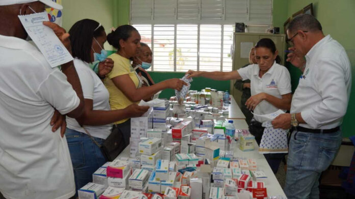 Desarrollo de la Comunidad realiza operativos simultáneos de jornada asistencial en Barahona