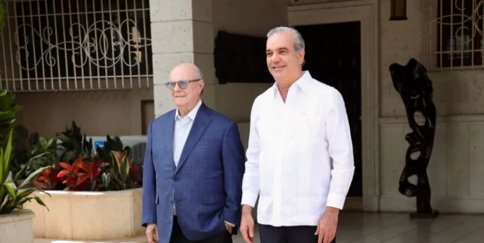 Abinader se reúne con Hipólito Mejía para tratar tema haitiano