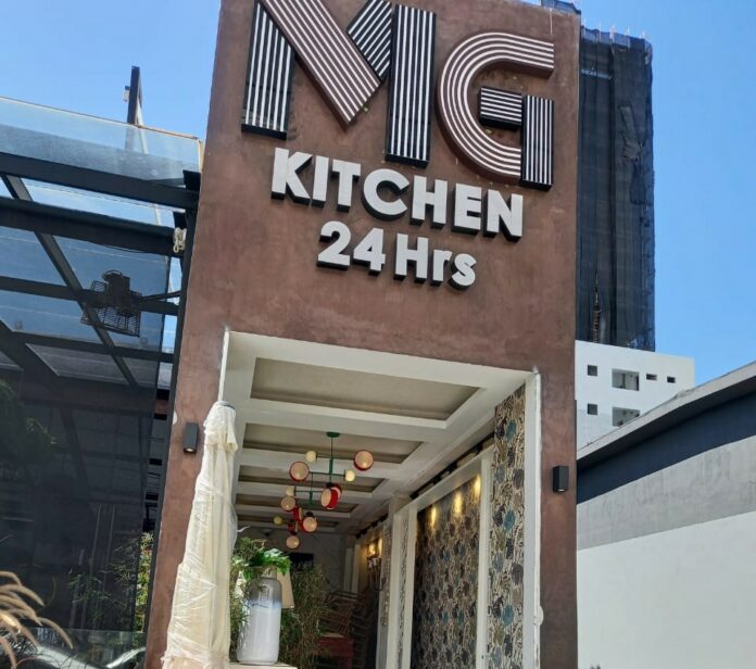Registran tiroteo en MG Kitchen; deja un fallecido y un herido