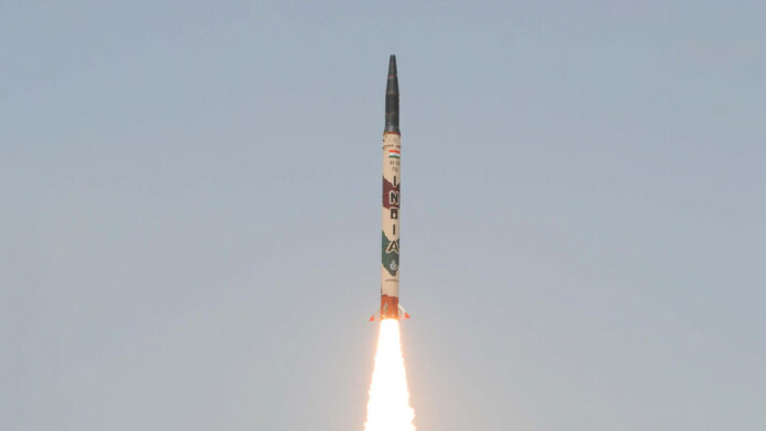India prueba con éxito dos misiles con capacidad nuclear