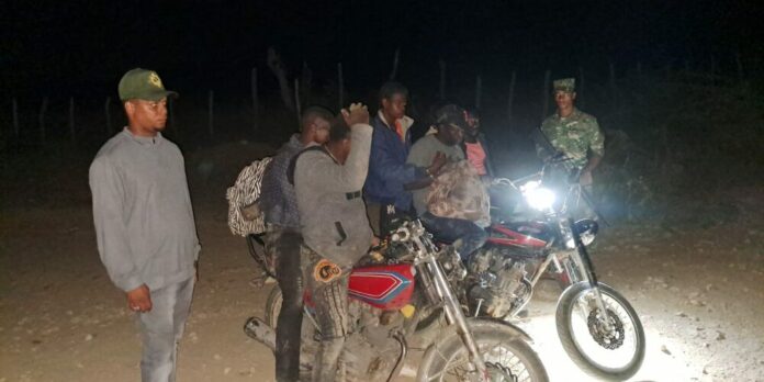 Detienen a siete indocumentados en Montecristi