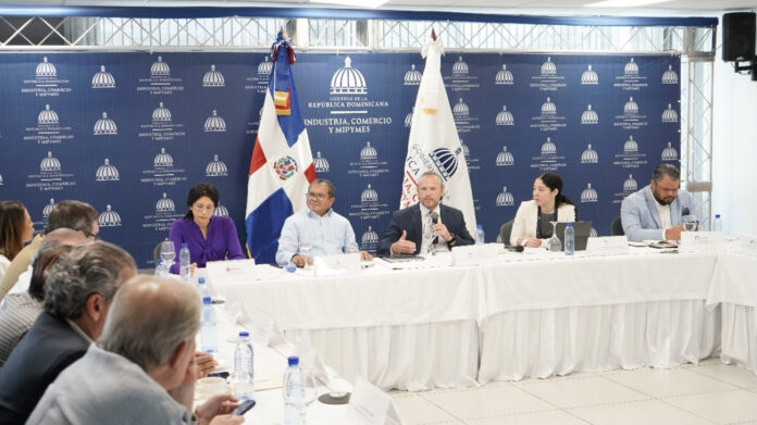 Aprueban permiso de instalación de 11 nuevas empresas y un parque industrial de zonas francas