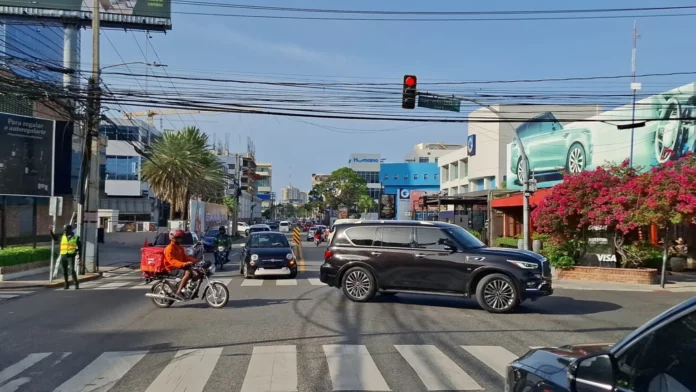 Implementarán fase II de la restricción de giros a la izquierda en la Av. Tiradentes