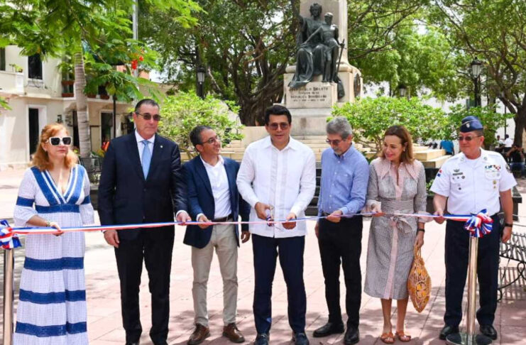 Turismo reinaugura el parque Duarte y deja abierta la icónica calle Las Mercedes en Ciudad Colonial