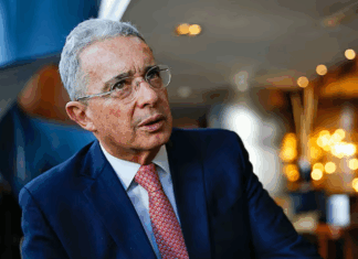Álvaro Uribe se pronuncia tras fallo que ordena su liberación inmediata