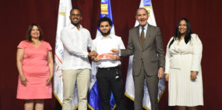 Mescyt e ITLA realizan entrega de 350 becas nacionales a estudiantes en carreras STEAM