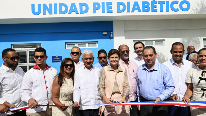 Raquel Peña inaugura remozamiento general y ampliación de la Emergencia del hospital de Cenoví