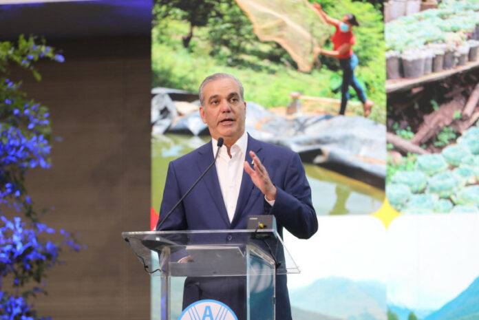 Abinader a Danilo: “Voy a seguir hablando mucho”