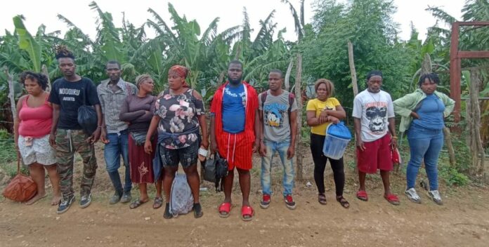Ejército detiene a 37 haitianos indocumentados en Dajabón y Valverde