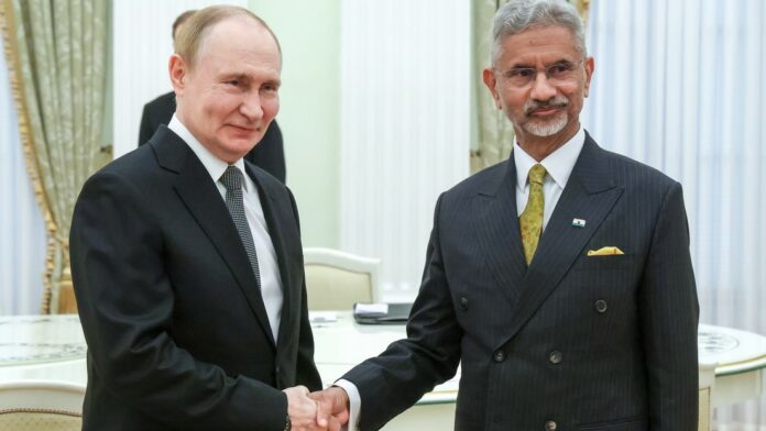 Putin se reúne con el canciller de la India