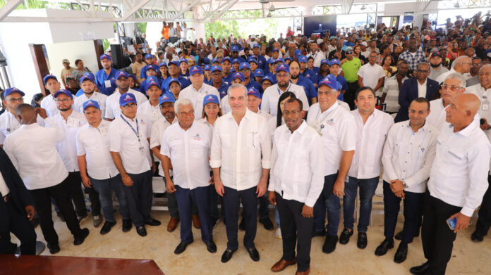 Abinader relanza proyecto para entregar 110,000 nuevos títulos de propiedad