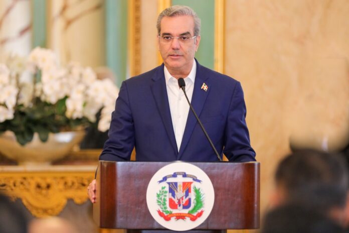 Abinader pide al PRM suspender acto de celebración de 5 años de gestión