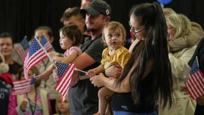 Trump planea reducir drásticamente el tope de admisión de refugiados en EE.UU.