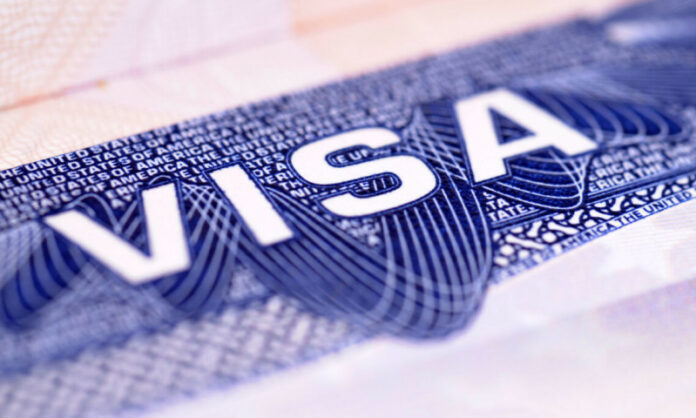 Cónsul de EE. UU. en RD advierte que periodistas no pueden cubrir eventos con visa de paseo