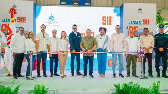 Paliza encabeza inauguración del Sistema 911 y Centro de Superación Comunitaria en Pedernales