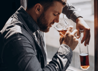 Alcohol y Alzheimer: un estudio revela el riesgo incluso con consumo moderado