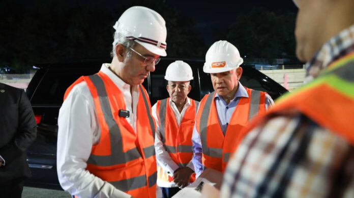 Abinader supervisa construcción del paso a desnivel en la Prolongación 27 de Febrero con Isabel Aguiar