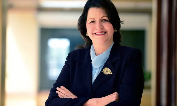 Abinader designa a Aura Celeste Fernández como gerente del CNSS
