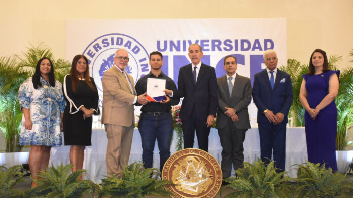 Mescyt impulsa la educación superior con 27 becas nacionales