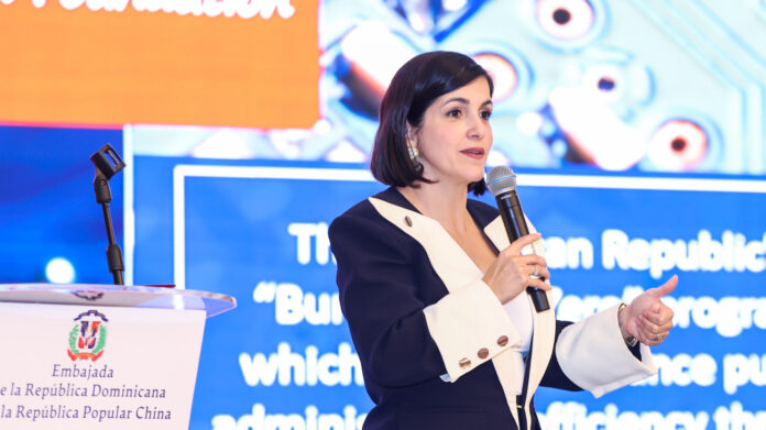 RD presenta oportunidades de inversión en Foro de Negocios en Beijing
