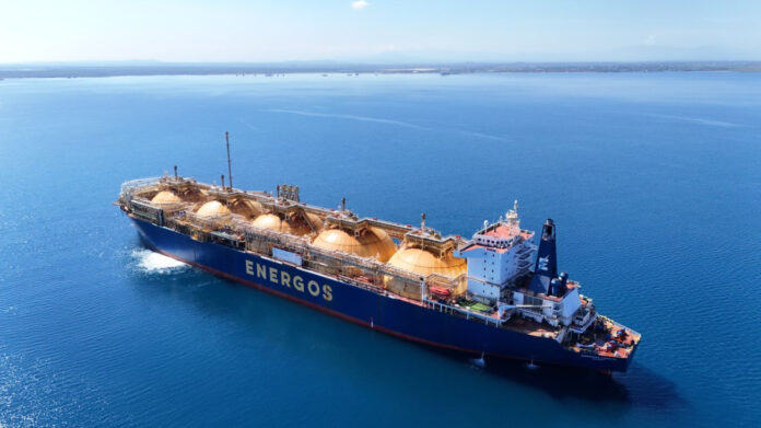 Llega a Montecristi unidad flotante para almacenar gas licuado que alimentará planta de 414 megavatios