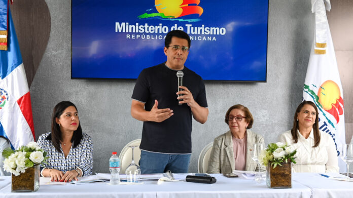 Collado deja iniciada obra de reconstrucción municipio Salcedo, Hermanas Mirabal