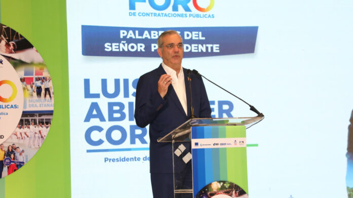 Abinader dice nueva Ley de Contrataciones Públicas permitirá que los recursos públicos lleguen a los más necesitados