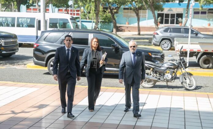 Procuraduría recibe expediente sobre irregularidades en el Senasa