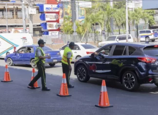 Entra en vigor de la Fase IV de restricción de giros a la izquierda en la avenida Núñez de Cáceres con John F. Kennedy