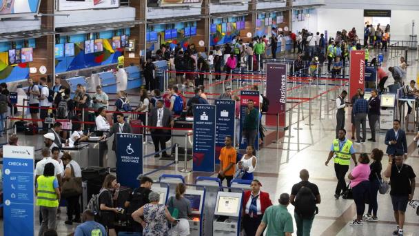 Restablecen energía en zona sur de terminal de Aeropuerto de Las Américas
