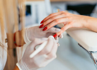 Daños al ADN y al sistema reproductivo: la manicura puede ser peligrosa