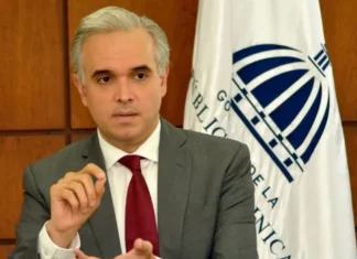 Ministro de Educación dispone investigar si video vulgar fue grabado en una escuela