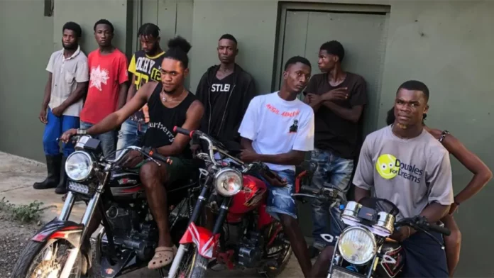 Detienen a 30 haitianos y ocupan ocho motocicletas en Mao