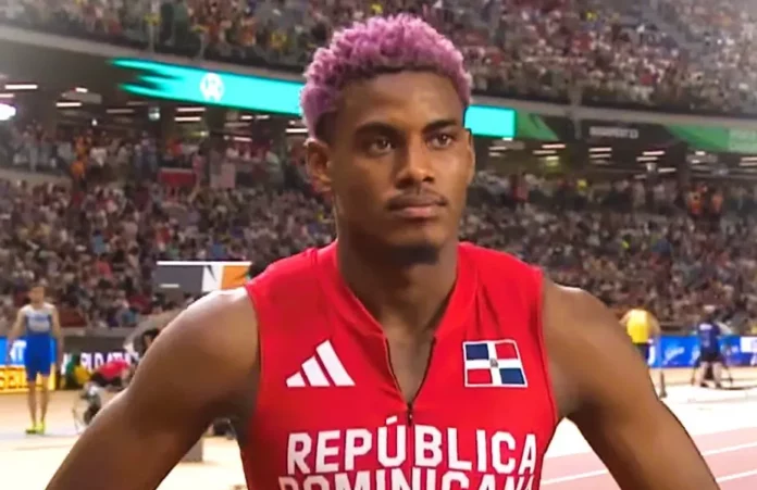 Alexander Ogando brilla en el Mundial de Atletismo 2025 y avanza a semifinales
