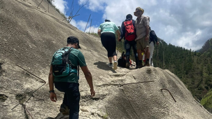 Medio Ambiente informa ruta de la presa Palomino seguirá cerrada por trabajos de reorganización