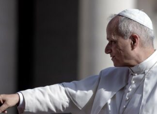 El papa León XIV se define sobre el matrimonio: «La familia es padre, madre e hijos»