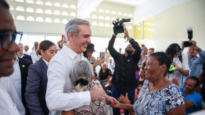 Abinader entregará viviendas, escuelas, polideportivos y carretera este fin de semana