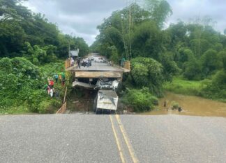Colapsa puente que comunica a Yamasá y Don Juan en Monte Plata