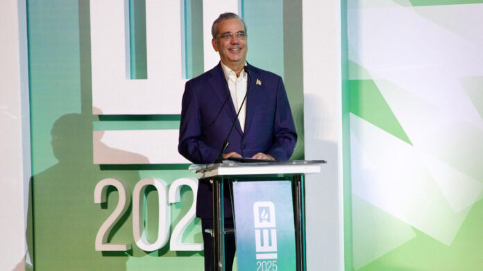 Abinader destaca récord histórico en inversión extranjera directa en RD