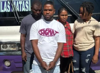 Ejército detiene cobrador de autobús en el que viajaban indocumentados en San Juan de la Maguana
