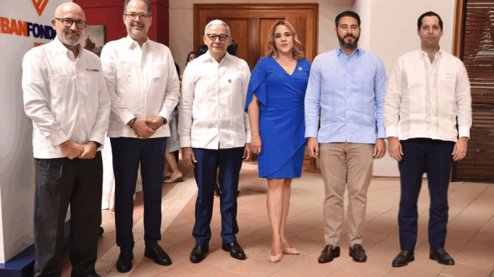 Lanzan el primer bono sostenible en microfinanzas de RD con aprobación de Sipen