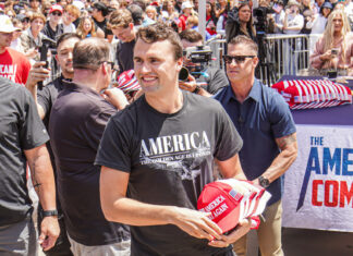 Gobernador de Utah: El crimen contra Charlie Kirk fue un «asesinato político»