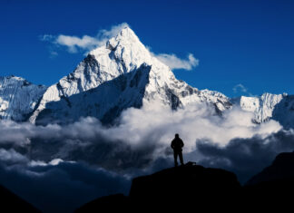Montaña de cadáveres: ¿por qué no pueden sacar los muertos del Everest?