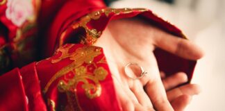 Acusa a su marido de infidelidad basándose en una adivina en línea