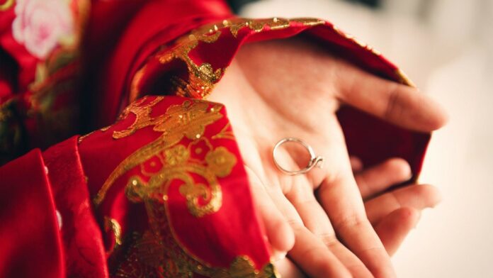 Acusa a su marido de infidelidad basándose en una adivina en línea