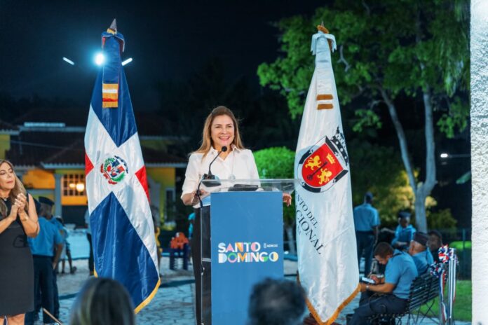 Alcaldesa de DN entrega remozado parque La Glorieta en Arroyo Hondo