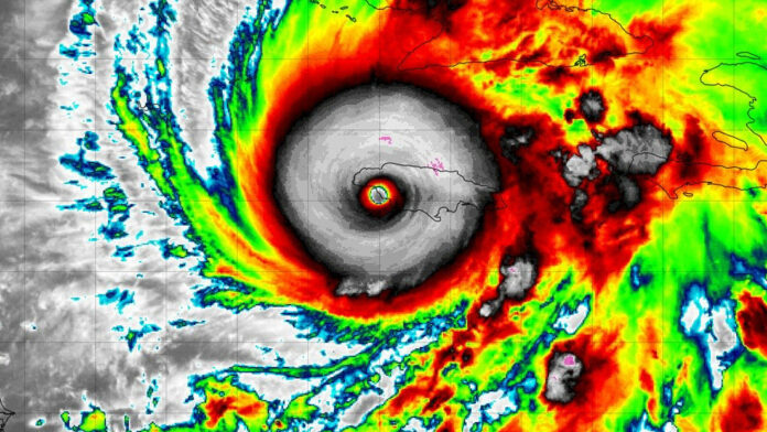 El superhuracán Melissa toca tierra en Jamaica con vientos de hasta 295 k