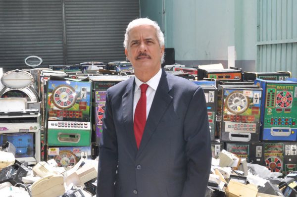 Exdirector de Casinos se declara culpable y vincula a Donald Guerrero