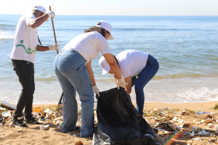 Jornada de limpieza playa Güibia.